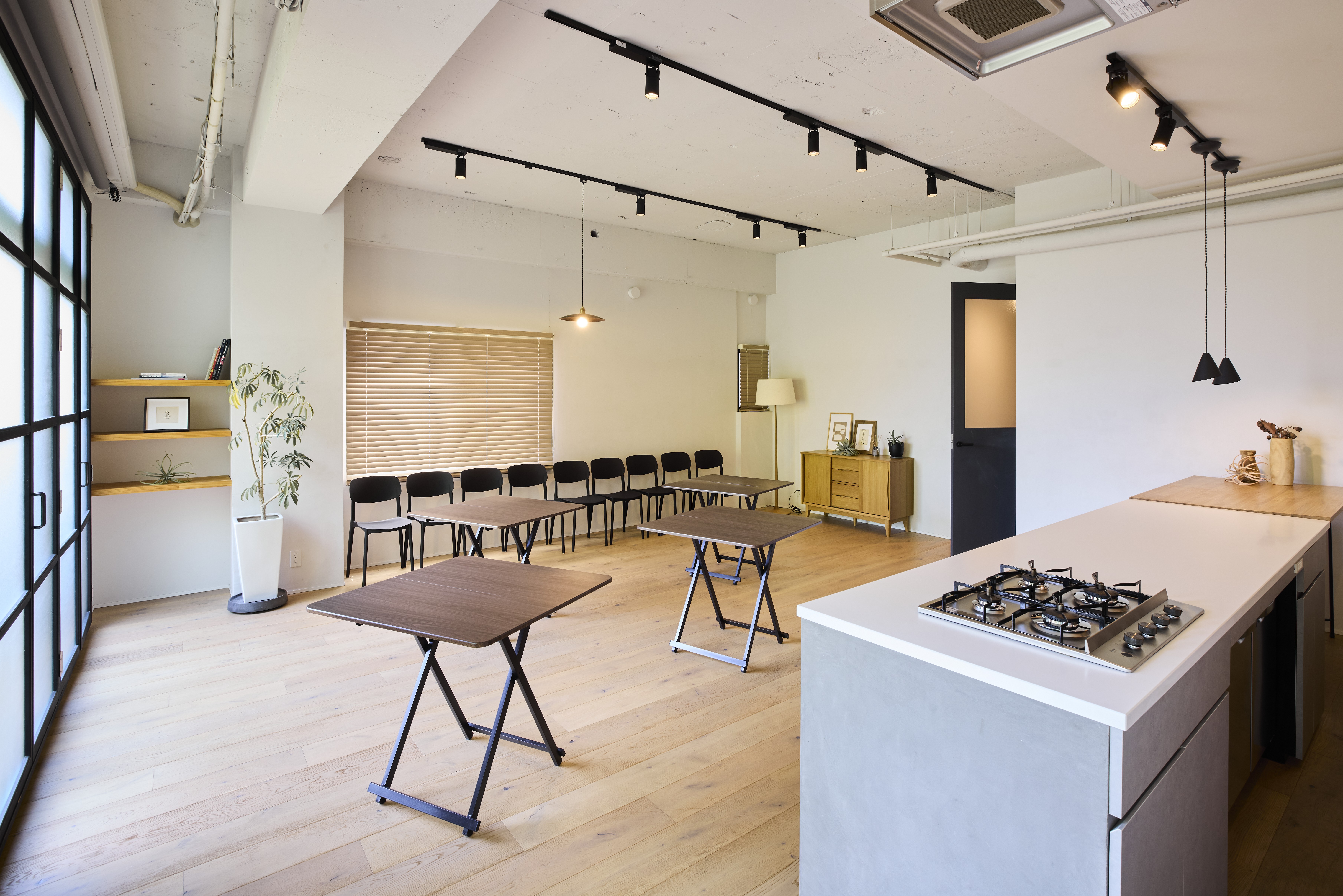 表参道　1F フロア（立食イメージ）