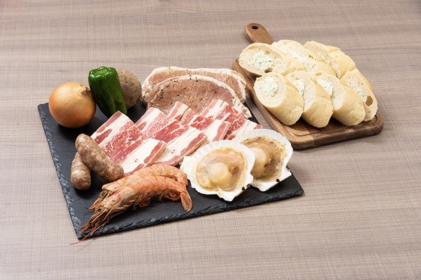 （3/1～）ラグジュアリー・VIPゾーン限定 / 海鮮グリルセット 1人前