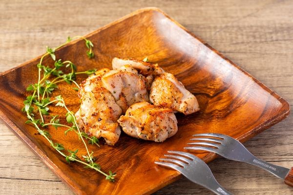 （4/1～）鶏もも肉バジル風味 200g