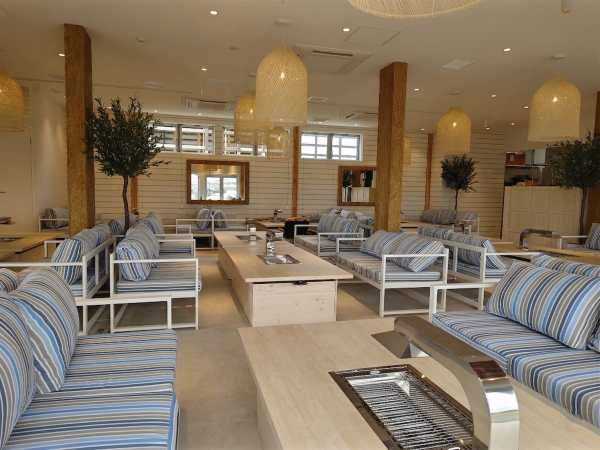 ラグジュアリー 4名席