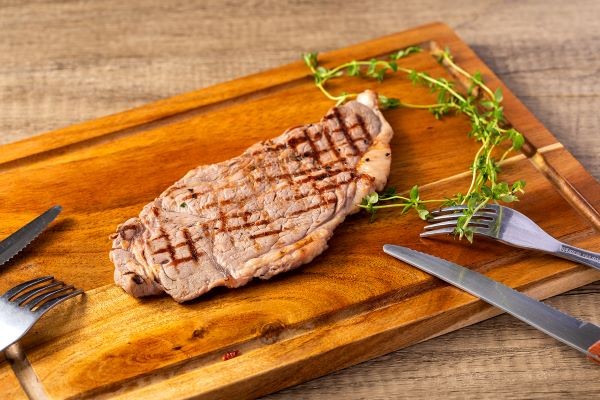 サーロインステーキガーリックペッパー