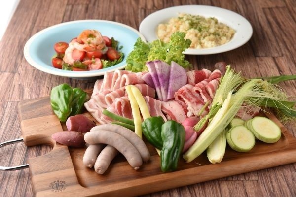 【2時間飲み放題付き】肉盛り合わせ＆三浦野菜が味わえるBBQコース