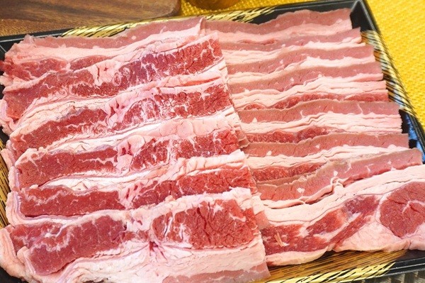 牛カルビ 500g / ¥1,760　1kg / ¥3,300